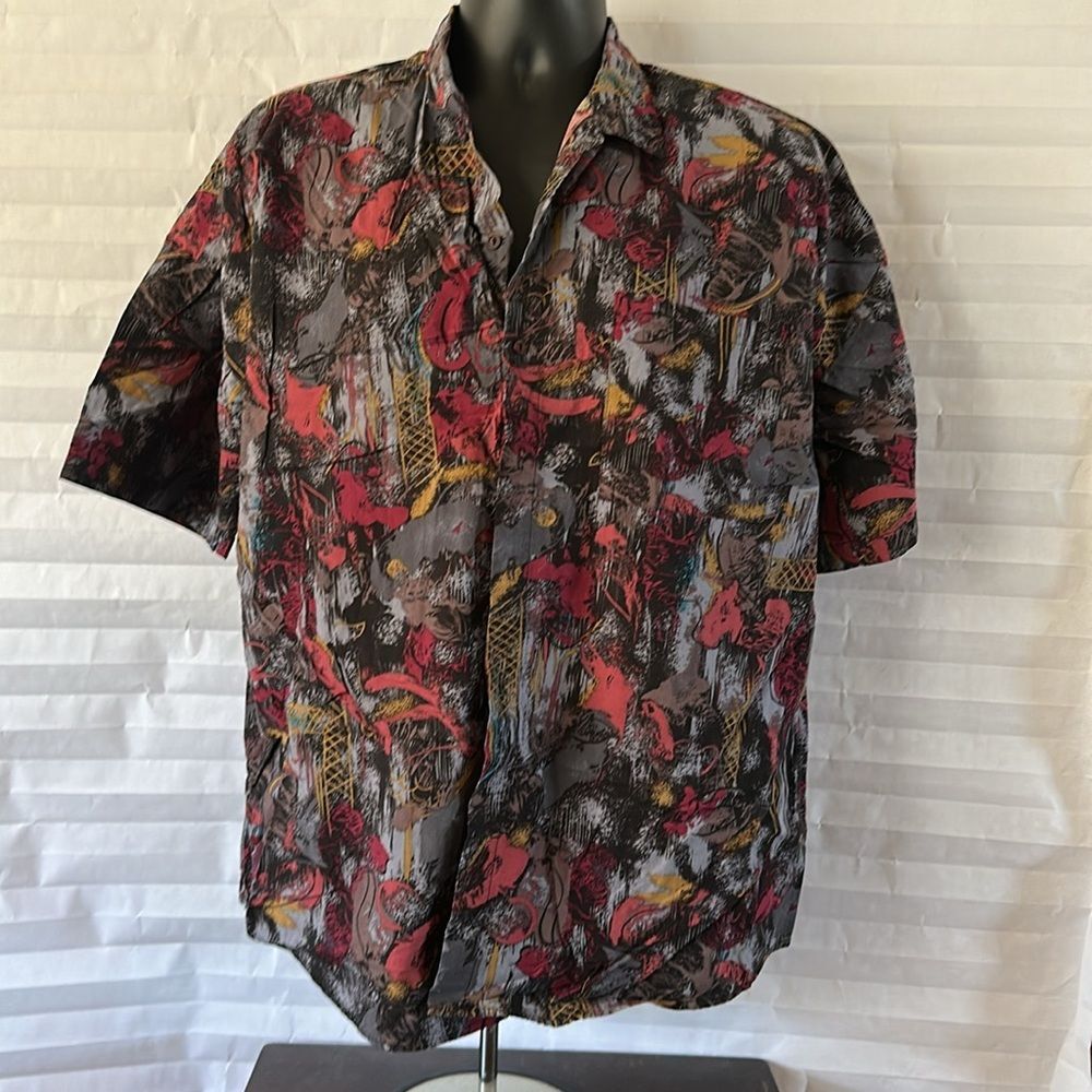 Triumph Men’s Casual Button Down Shirt Size XL Short Sleeve Collared Top